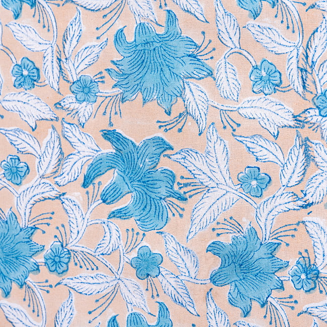 ジャイプル　職人手作り　インド伝統の木版染め更紗マルチクロス〔約225cm×約155cm〕美しい色彩　ボタニカル　テーブルクロス　ベッドカバー　ソファーカバー　パーテーションなどへ 6 - 木版で丁寧にプリントされております