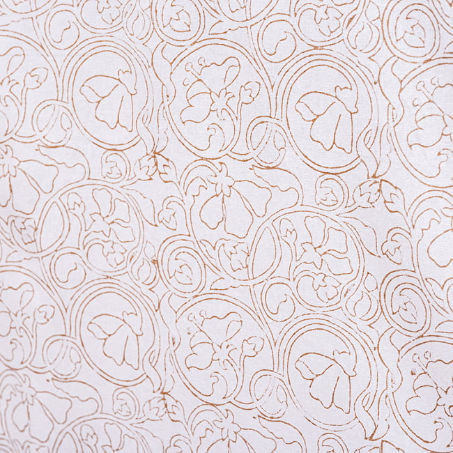 ジャイプル職人手作り　白生地×ゴールドプリントのボタニカルデザイン　インド伝統の木版染め更紗マルチクロス〔225cm×155cm〕ベッドカバーやソファーカバー　パーテーションなどへ 7 - 縁の部分の写真です