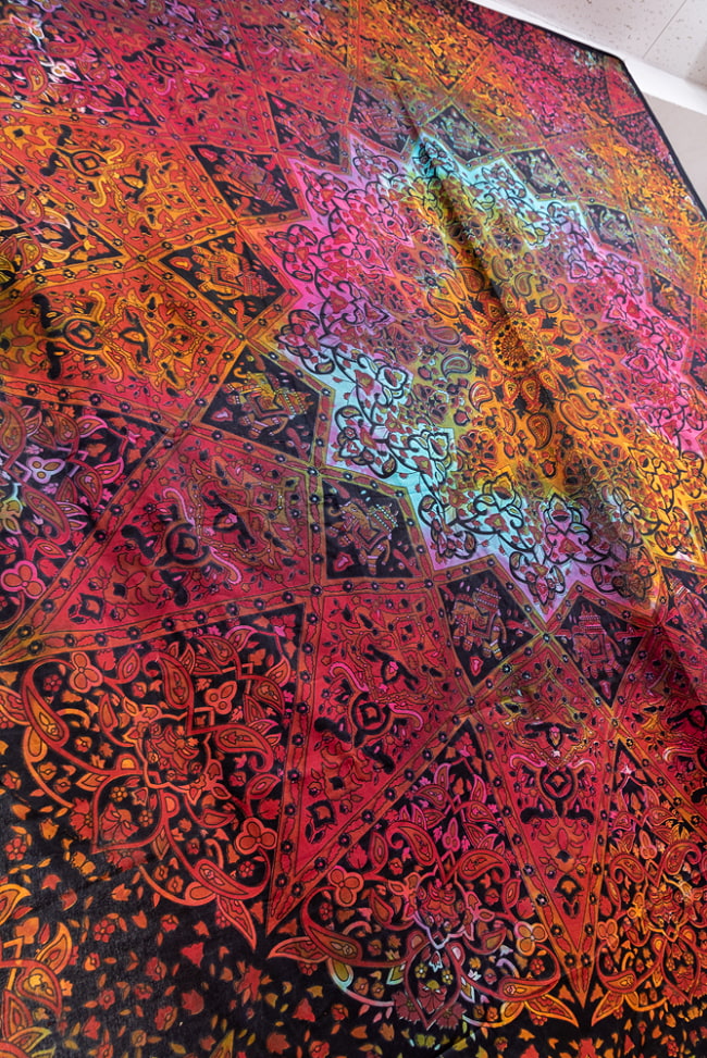 マルチクロス - ホーリーカラータイダイ　マンダラ〔201cm×220〕大きな布 3 - 中心部の写真です