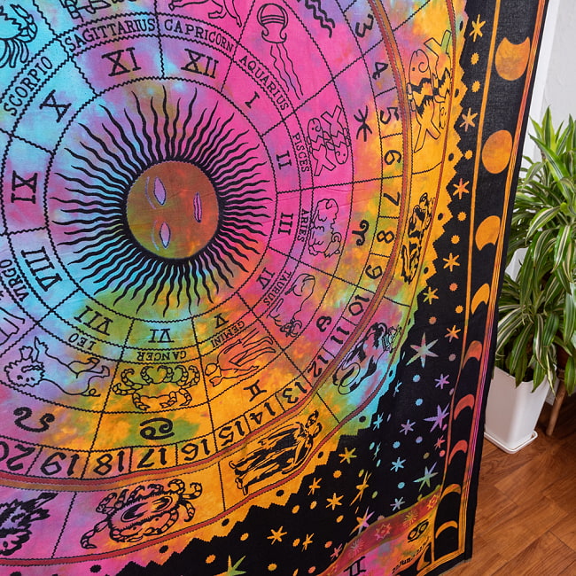 マルチクロス - 西洋占星術 ホロスコープ タイダイと夜空〔125cm×210〕大きな布 8 - 斜めからの写真です