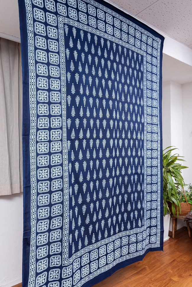 マルチクロス - ろうけつ染め風 葉模様〔140cm×215〕大きな布 2 - 横からの写真です