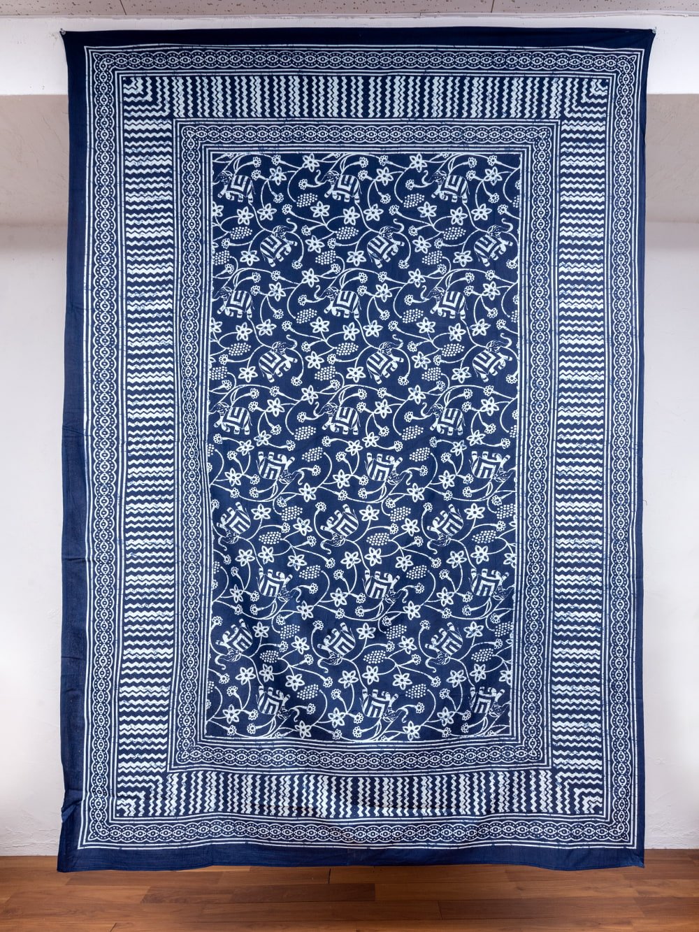マルチクロス - ろうけつ染め風 象と更紗模様〔141cm×213〕大きな布 の