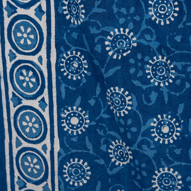 マルチクロス - 藍染め　更紗模様〔147cm×225〕大きな布 6 - 雰囲気のある生地です