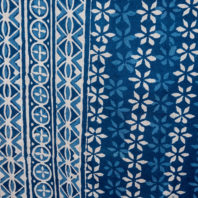 マルチクロス - 藍染め　小花模様〔147cm×220〕大きな布 6 - 雰囲気のある生地です