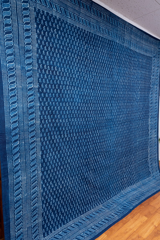 〔各模様あり〕特大藍染めマルチクロス　泥染め〔270cm×275〕大きな布 2 - 横からの写真です