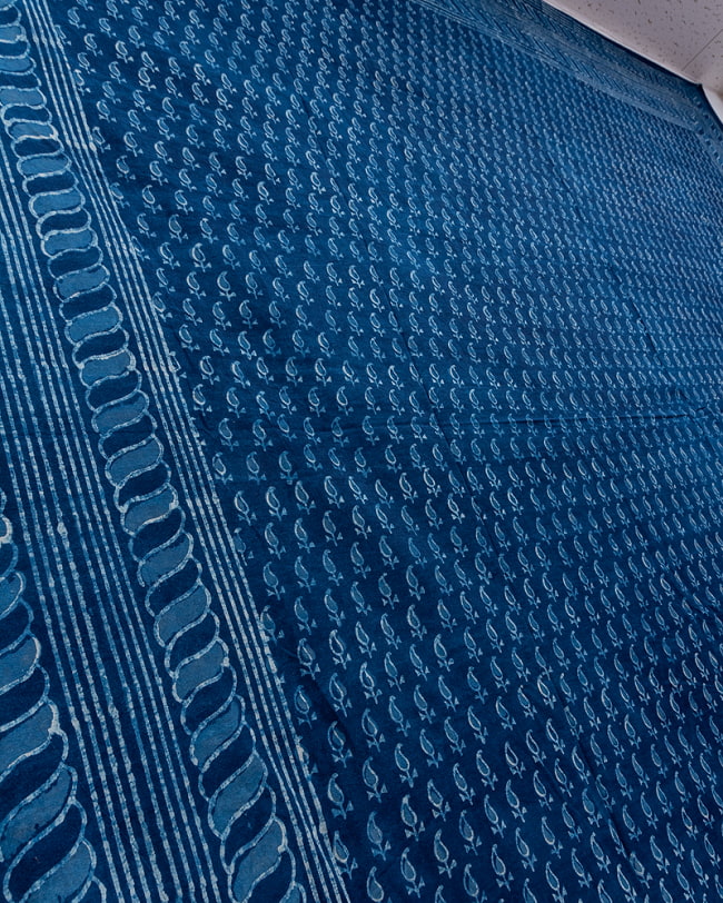 〔各模様あり〕特大藍染めマルチクロス　泥染め〔270cm×275〕大きな布 3 - 中心部の写真です