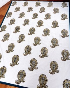 ジャイプル　職人手作り　インド伝統の木版染め更紗マルチクロス〔約227cm×約155cm〕美しい色彩　ボタニカル　テーブルクロス　ベッドカバー　ソファーカバー　パーテーションなどへ