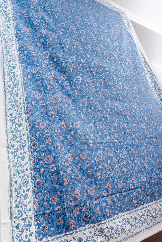 ジャイプル　職人手作り　インド伝統の木版染め更紗マルチクロス〔約225cm×約152cm〕美しい色彩　ボタニカル　テーブルクロス　ベッドカバー　ソファーカバー　パーテーションなどへ 8 - 大きな生地です