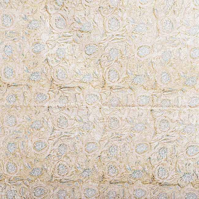 ジャイプル　職人手作り　インド伝統の木版染め更紗マルチクロス〔約220cm×約152cm〕美しい色彩　ボタニカル　テーブルクロス　ベッドカバー　ソファーカバー　パーテーションなどへ 4 - 拡大写真です