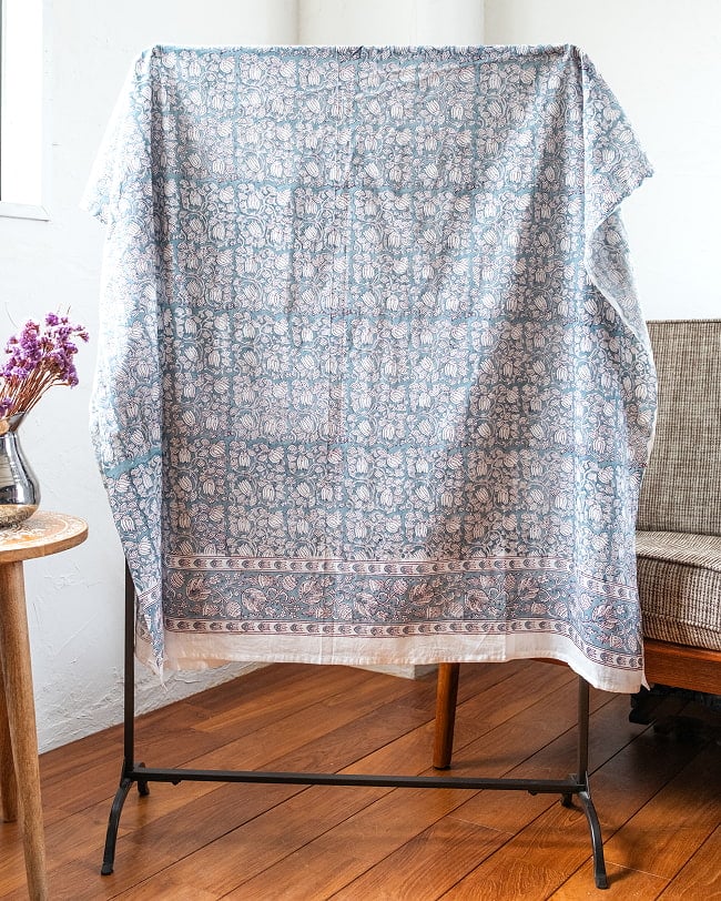 〔各色あり〕使い方は自由！ウッドブロックプリントのマルチクロス〔約180cm×約110cm〕 2 - 全面に柄があります。こちらはNo.2です。