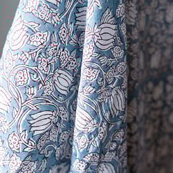 〔各色あり〕使い方は自由！ウッドブロックプリントのマルチクロス〔約180cm×約110cm〕 - サブ4