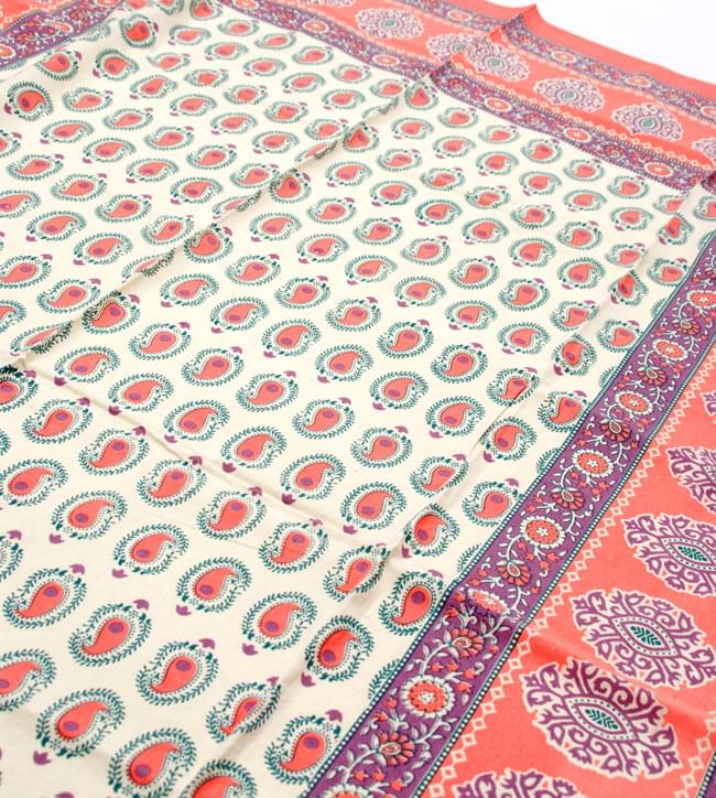インド綿のマルチクロス - ペイズリー(サーモンピンク)【240cm×150cm】 2 - 広げてみたところの写真です。とても素敵な柄です。