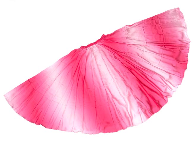 ベリーダンス用グラデーション・ロングスカート【ゴムタイプ】 - 赤系 2 - 平らなところに置いて、撮影してみました。形がよく判ります