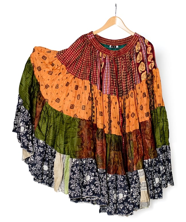 25ヤード アンティークサリーのジプシーパッチワークスカート4段【90cm】の写真ベリーダンス 衣装,ベリーダンス スカート,トライバル,ジプシー,レッスンウェア,群舞,サリー,ボヘミアン ファッション,ボホ