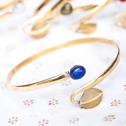 インドの天然石付きメタルバングル(ID-BNGL-657)