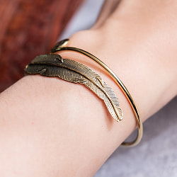 フェザーモチーフのメタルバングル - サブ2