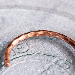 多面カットデザイン　インドの純銅製バングル　アーユルヴェーダやプージャで人気の銅 - サブ4