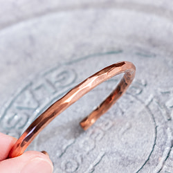 多面カットデザイン　インドの純銅製バングル　アーユルヴェーダやプージャで人気の銅 - サブ5