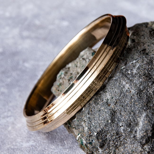 インドの真鍮製バングル ブラスカダ - Brass Kada 透かし彫り 4 - 風合いのあるバングルです。