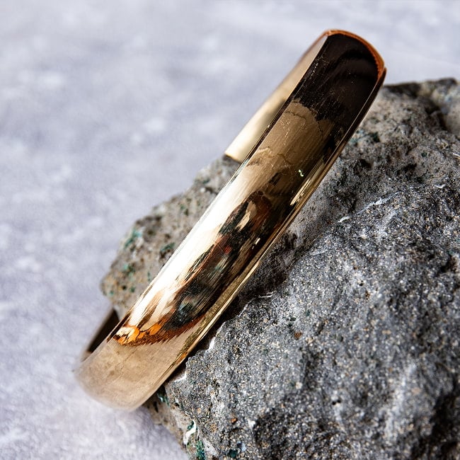 インドの真鍮製バングル ブラスカダ - Brass Kada ラウンド 4 - 風合いのあるバングルです。