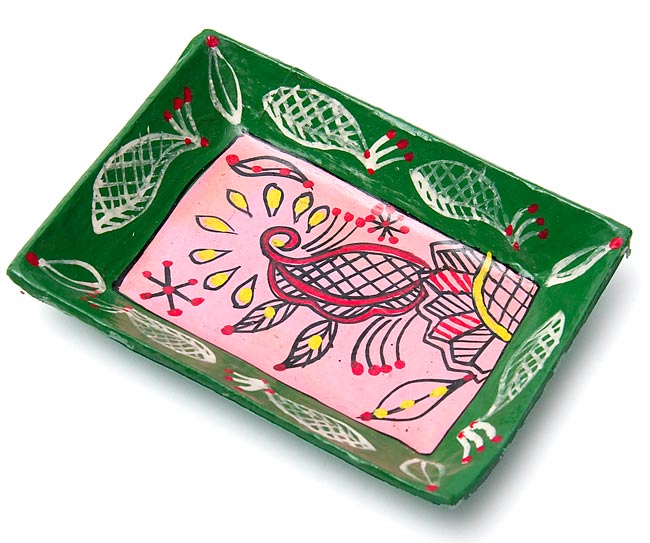 ミティラー村のカラフル飾り皿 - 花 - 【14cm x 10cm】の写真