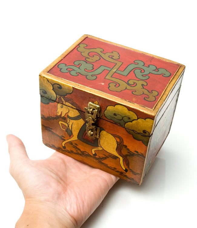 一点もの チベットの伝統小物入れ スヴァスティカと馬 の通販 送料無料 Tirakita Com