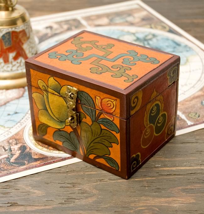 一点もの チベットの伝統小物入れ スヴァスティカとチャクラ の通販 送料無料 Tirakita Com