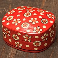 カシミールのペーパーマッシュ - 箱型花がら赤色小物入れ[中]の商品写真
