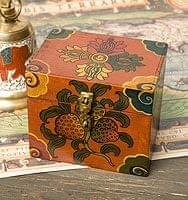 チベットの伝統小物入れ -ヴァジュラ×法螺貝の商品写真