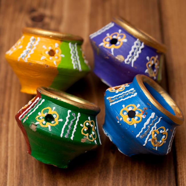 ディワリで使われる!装飾つきディアキャンドル4個セット 3 - 裏面の写真になります