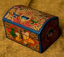 チベットの伝統小物入れ - 龍（凸型）の商品写真