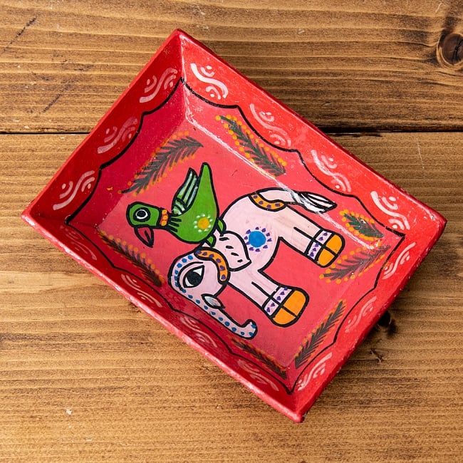 ミティラー村のカラフル飾り皿 - 鳥と象さんの写真