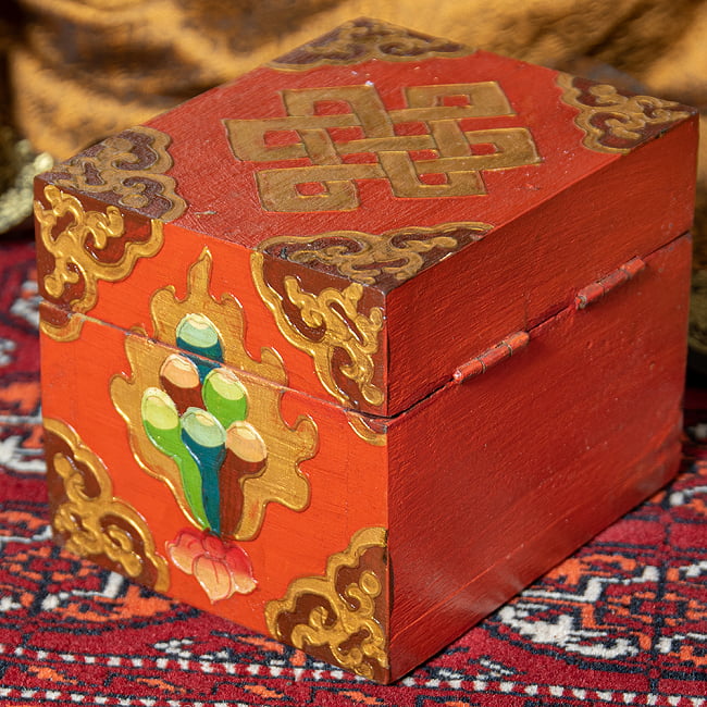 〔一点物〕チベットの伝統小物入れ　美しい色彩と吉祥文様 5 - チベット伝統の美しい色彩です