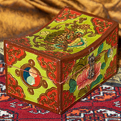 〔一点物〕チベットの伝統小物入れ　美しい色彩と吉祥文様　凹型 - サブ4