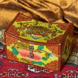 〔一点物〕チベットの伝統小物入れ　美しい色彩と吉祥文様　凹型(ID-CFLSP-448)