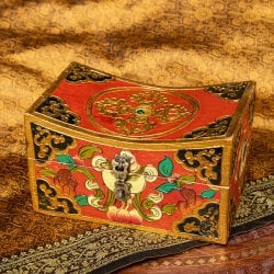 〔一点物〕チベットの伝統小物入れ　美しい色彩と吉祥文様　凹型(ID-CFLSP-463)