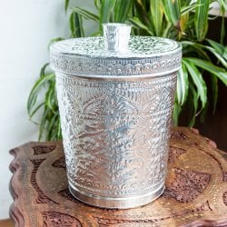 バリの飾りつきマルチバスケット 手打ち細工が美しい 蓋付き 高さ：33.5cm 直径：23.5cm(ID-CFLSP-479)