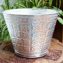 バリの飾りつきマルチバスケット 手打ち細工が美しい 高さ：24cm 直径：31cm(ID-CFLSP-482)