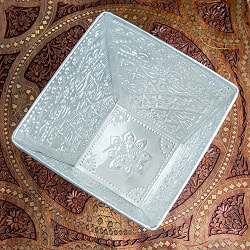 バリの飾りつきマルチバスケット 手打ち細工が美しい スクエア 高さ：21cm 幅：20cm - サブ3