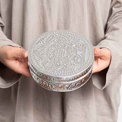 バリの飾りつきラウンドボックス 手打ち細工が美しい 直径：約15cm - サブ5