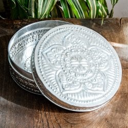 バリの飾りつきラウンドボックス 手打ち細工が美しい 直径：約20cm(ID-CFLSP-490)