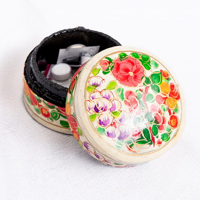 【全3色】カシミールのペーパーマッシュ - 円形　小物入れ[S] 花柄 8 - アクセサリーや小物入れ、ピルケースにぴったり。