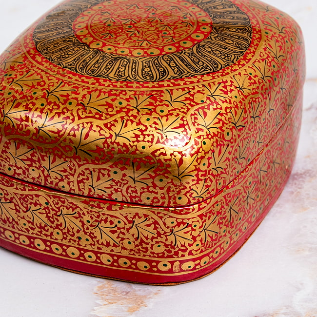 【超高精細・一点もの】カシミールのペーパーマッシュ 長方形小物入れ 約9cm x 約7cm 6 - 側面も丁寧に描かれています。