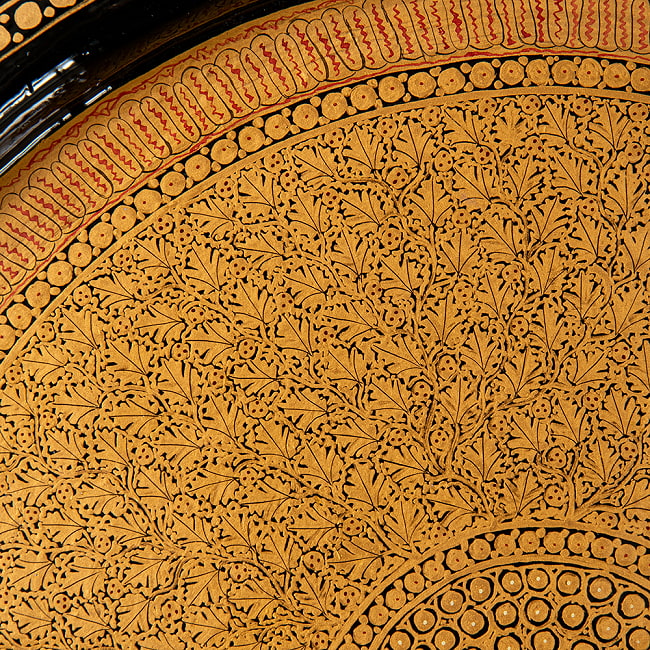 【超高精細・一点もの】カシミールのペーパーマッシュ 円形壁掛け 約25.5cm x 約25.5cm 4 - 細部が無限に広がる意匠です。