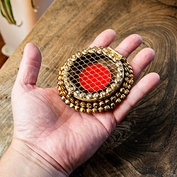 グングルとジュエル装飾のマハラニケース ティッカケース 直径8cm程度 - サブ5