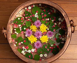 ネパールのアンティーク カッパー 水盆 フットバス 直径47cm程度 - サブ5