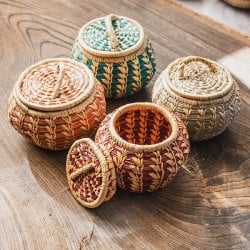 ネパールの手作り 竹編み 小物入れ 直径10cmくらい