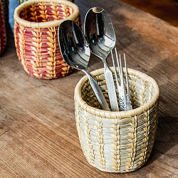 ネパールの手作り 竹編み 筒型 丸籠 カトラリースタンド カトラリーや文房具に 9 x 9cm程度 - サブ2