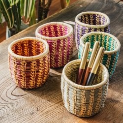 ネパールの手作り 竹編み 筒型 丸籠 カトラリースタンド カトラリーや文房具に 9 x 9cm程度