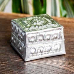 バリの飾りつき デコレーションボックス 小物入れ 5cm x 3.5cm(ID-CFLSP-615)